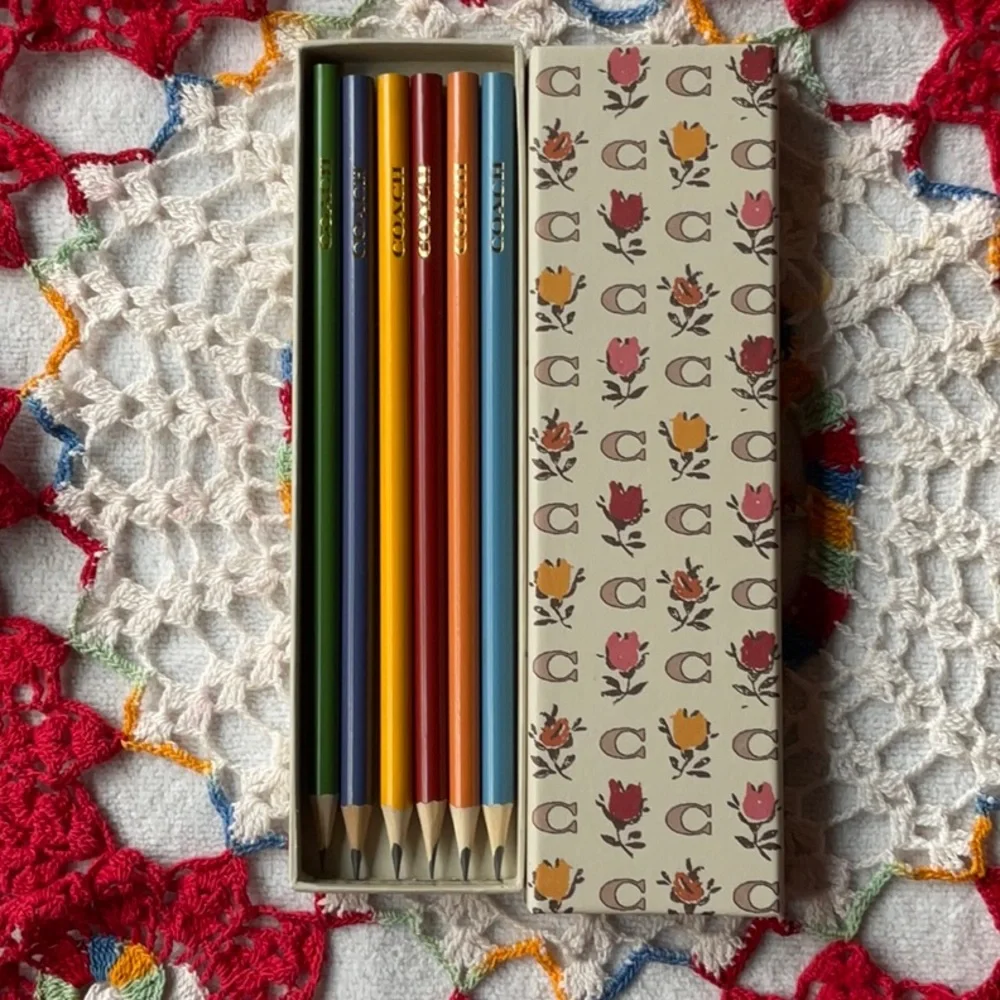✏️ COACH PENCIL SET WITH BADLANDS FLORAL PRINT ✏️NWT✏️